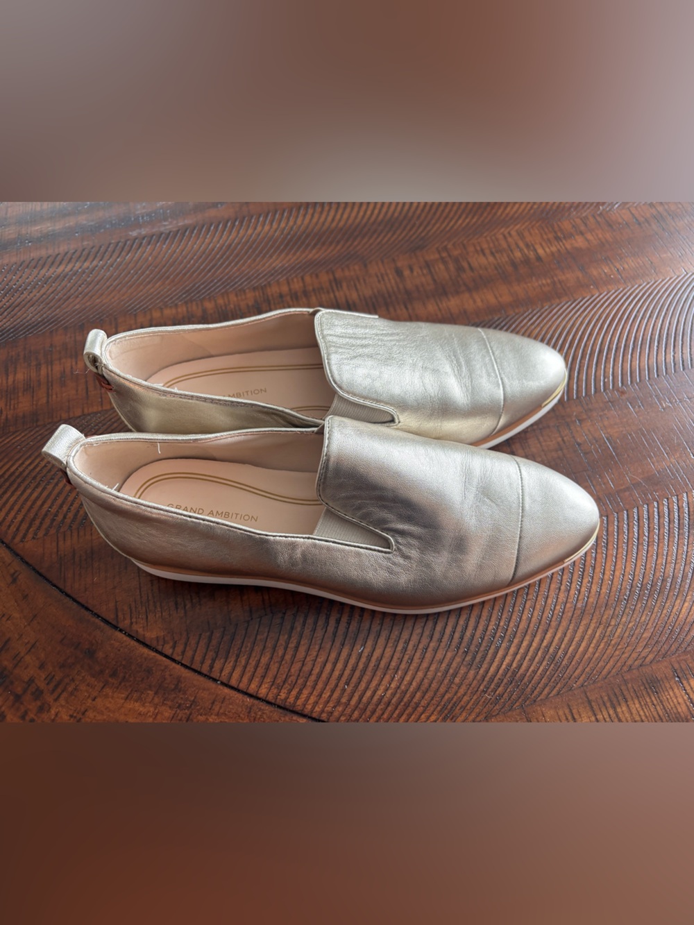 Cole Haan Grand Ambition Gold Leather 7.5 Slip-on Shoes Women Loafers